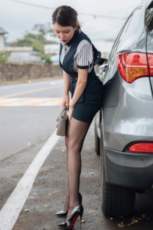 年轻漂亮的继坶少妇在线观看